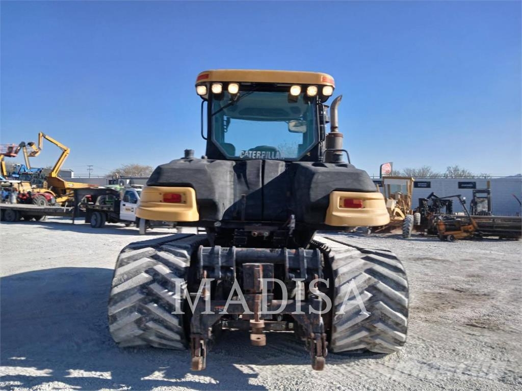 CAT 75E الجرارات