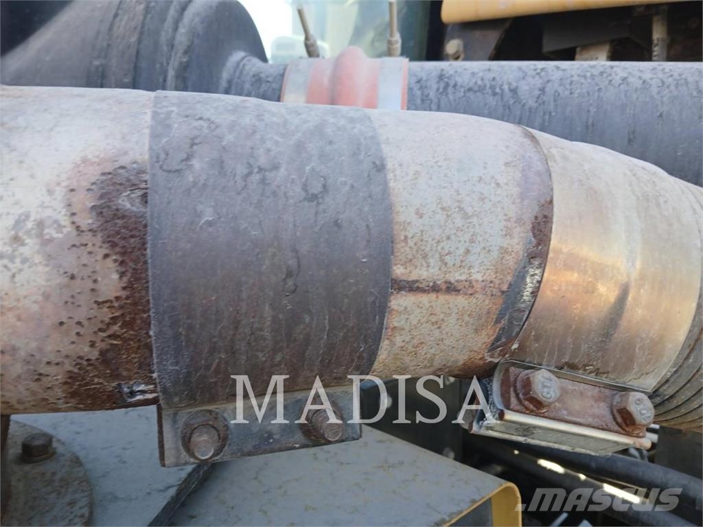 CAT 75E الجرارات