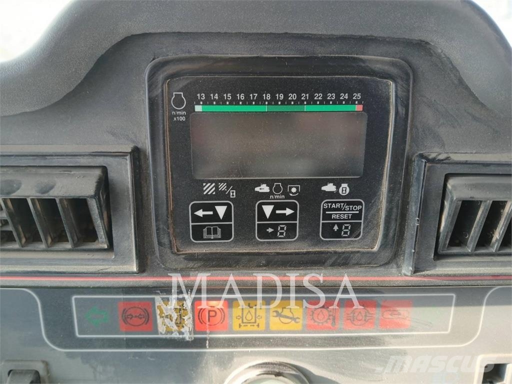 CAT 75E الجرارات