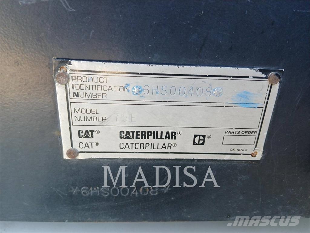 CAT 75E الجرارات