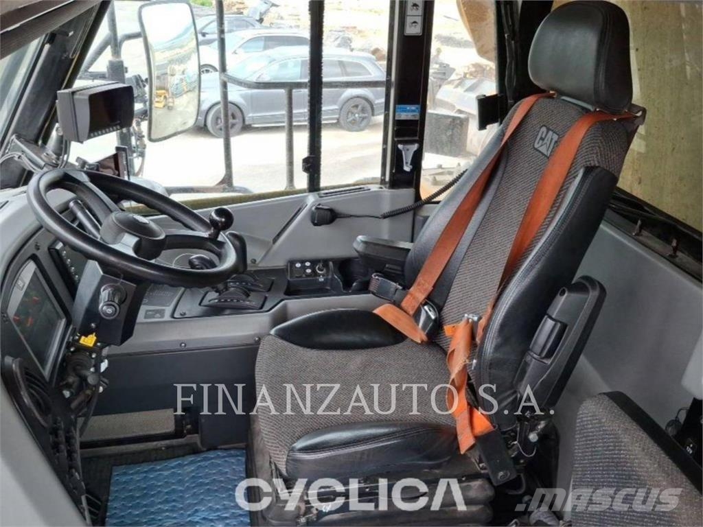 CAT 772G Liigendraamiga pinnaseveokid