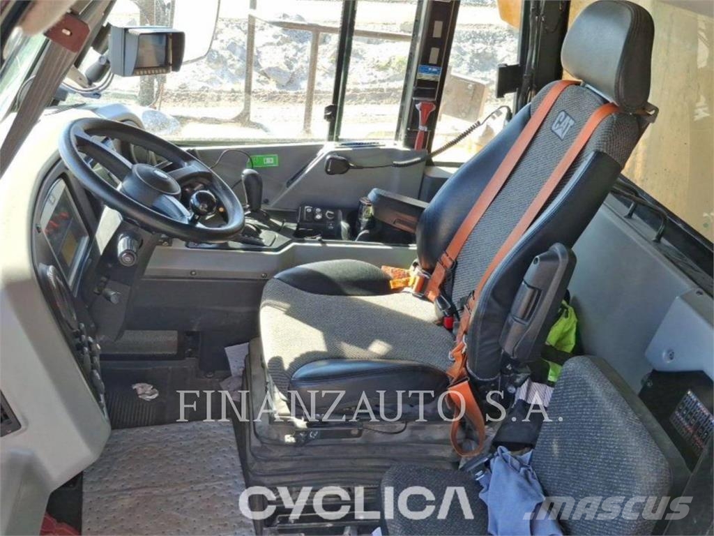 CAT 772G Liigendraamiga pinnaseveokid