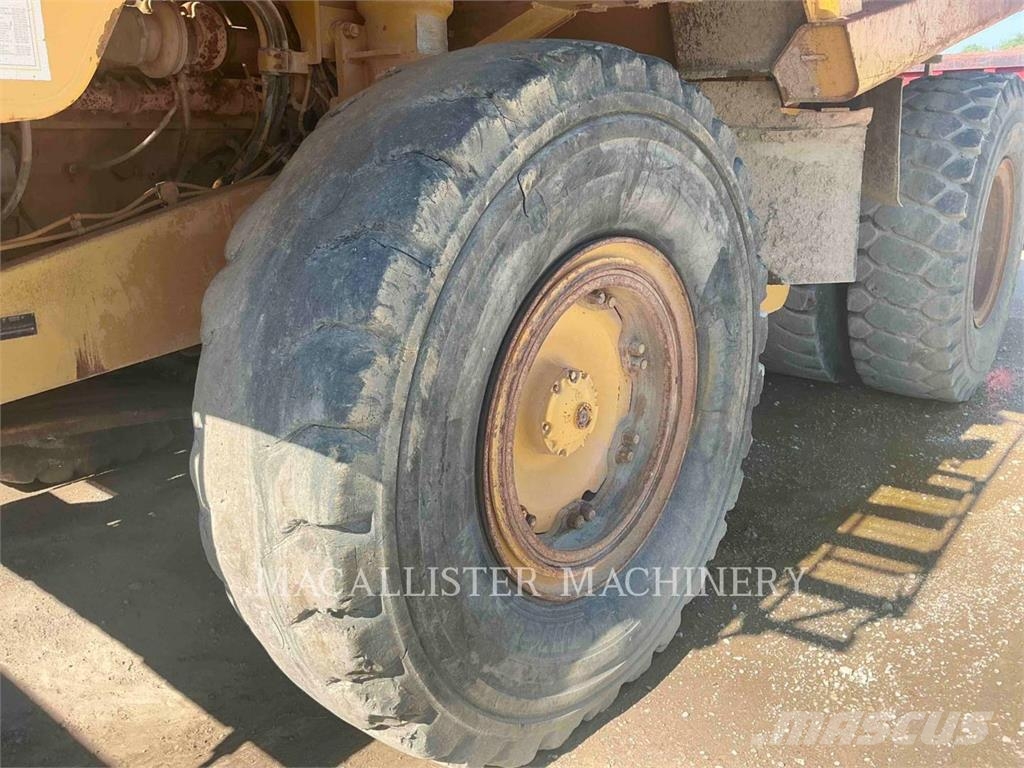 CAT 775E Terrængående lastbiler