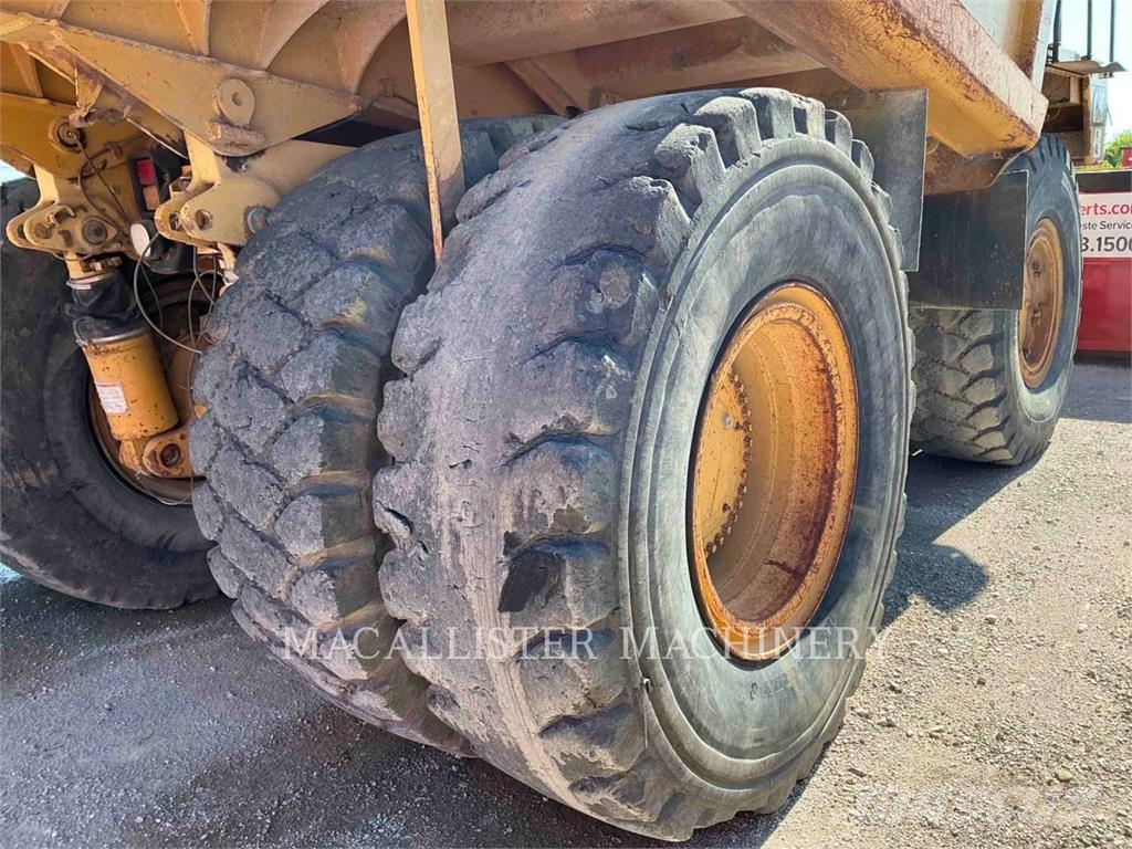 CAT 775E Terrængående lastbiler