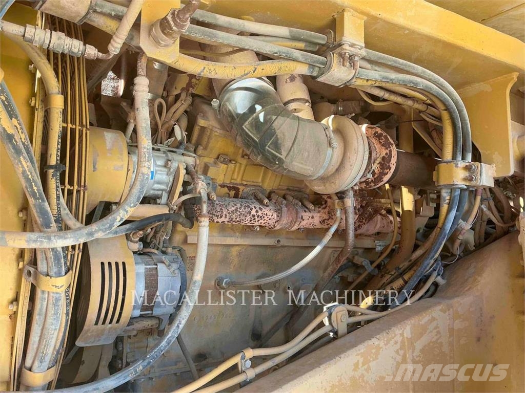 CAT 775E Terrængående lastbiler