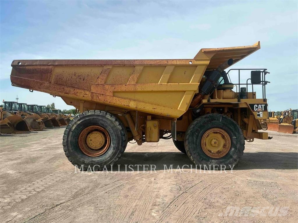 CAT 775E Terrængående lastbiler