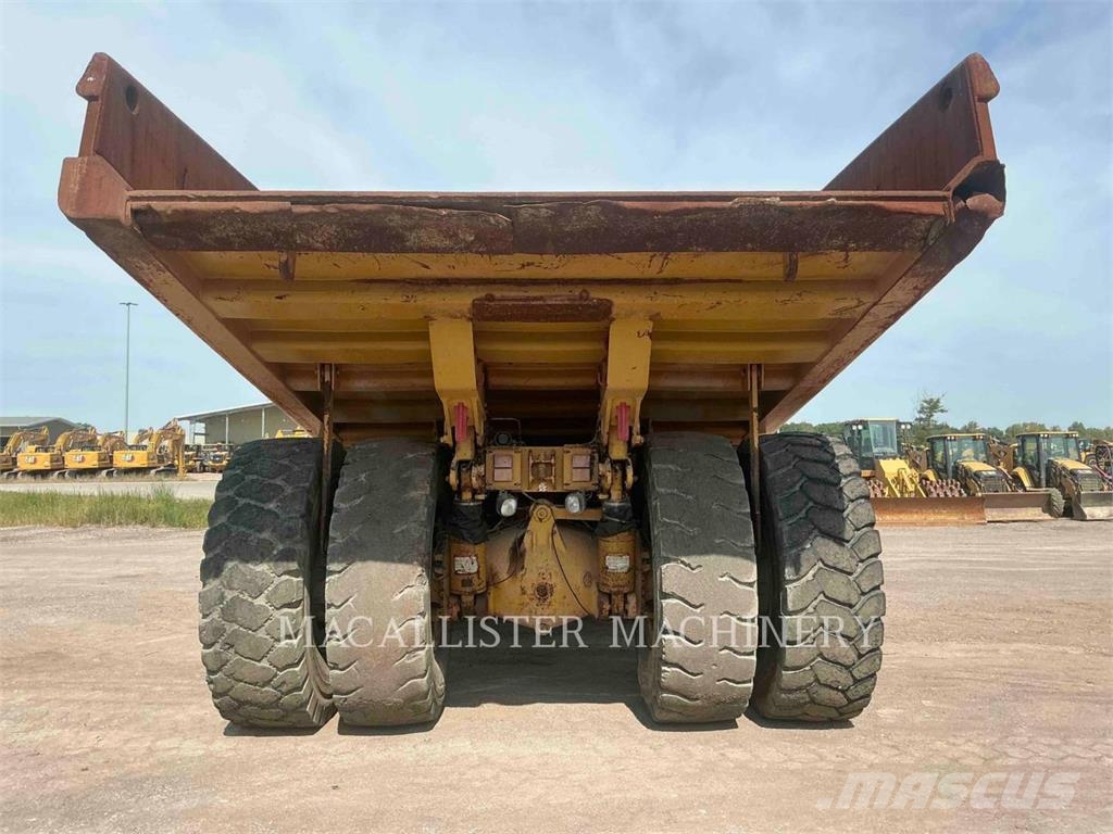 CAT 775E Terrængående lastbiler