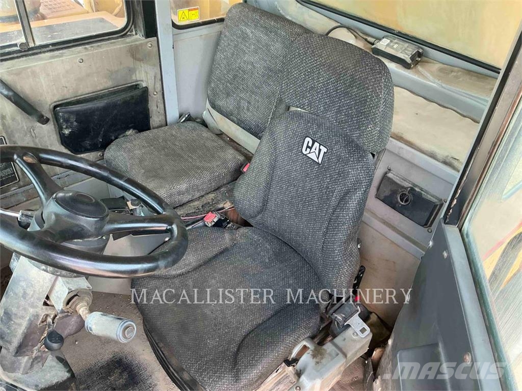 CAT 775E Terrængående lastbiler