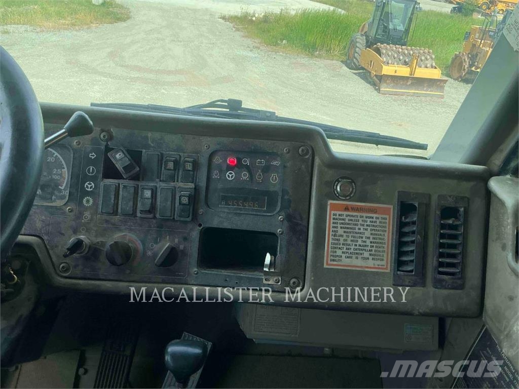 CAT 775E Terrængående lastbiler