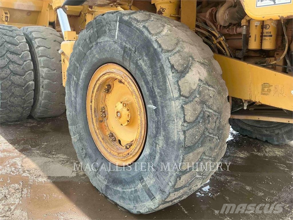 CAT 775E Terrængående lastbiler