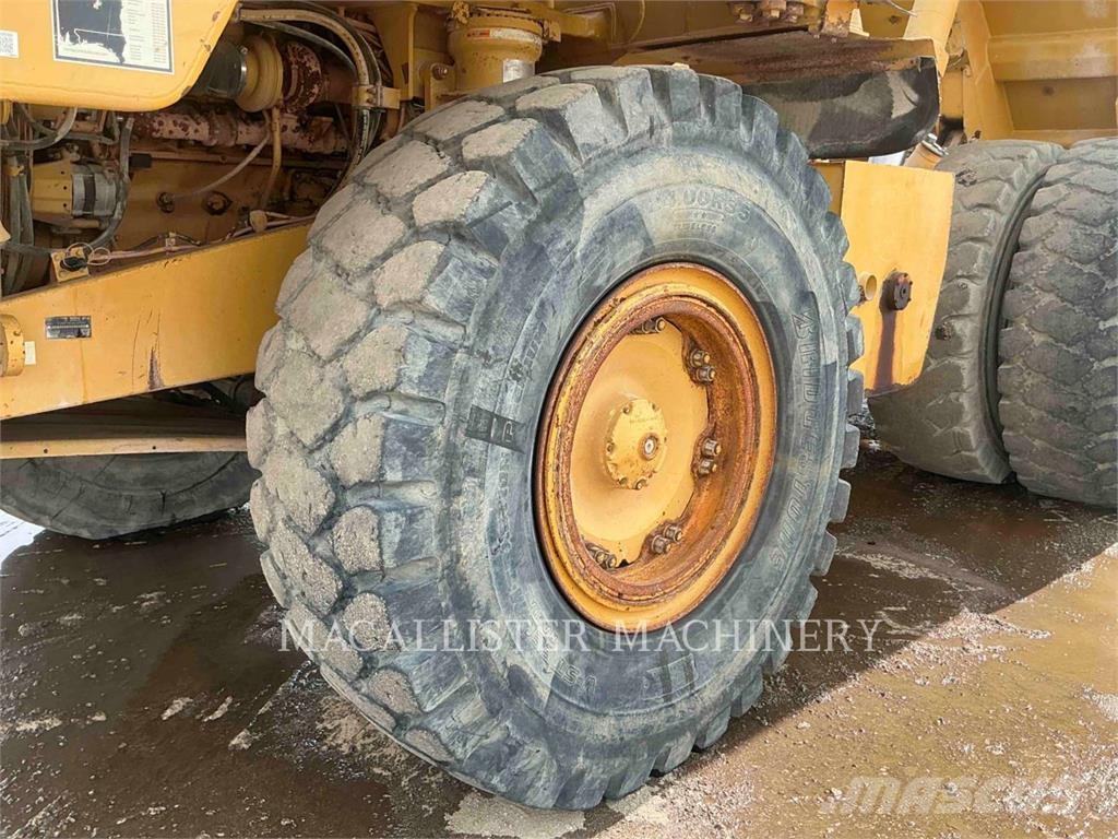 CAT 775E Terrængående lastbiler
