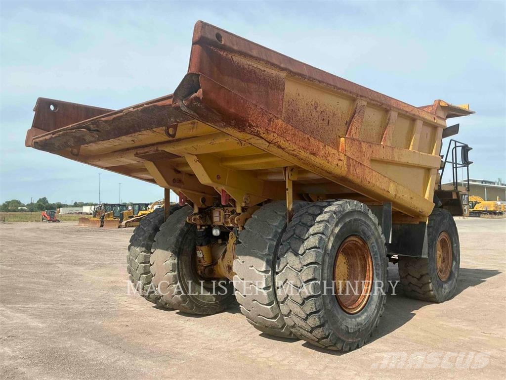 CAT 775E Terrængående lastbiler