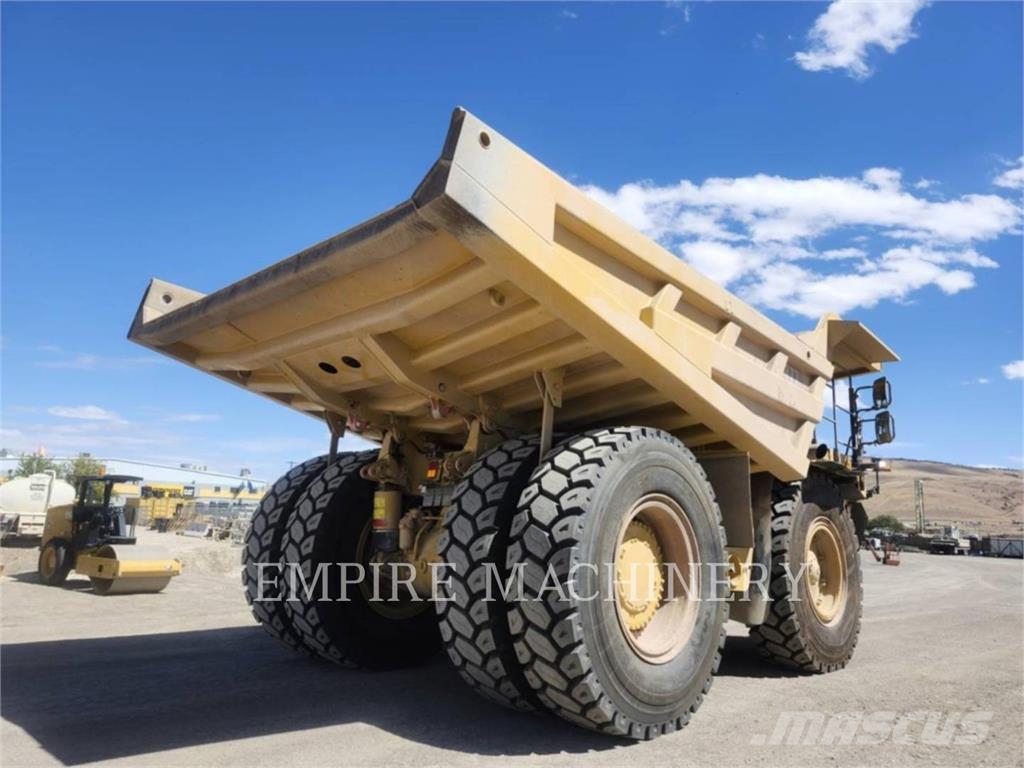 CAT 777-07 Dumper - Knickgelenk