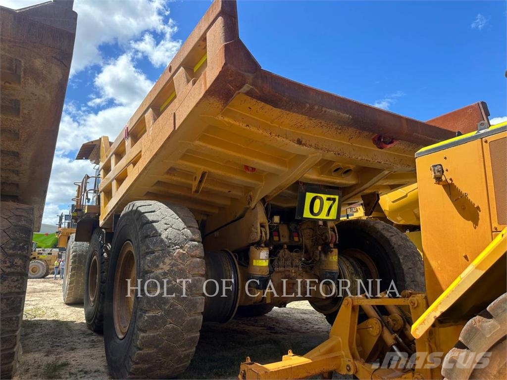 CAT 785D Liigendraamiga pinnaseveokid