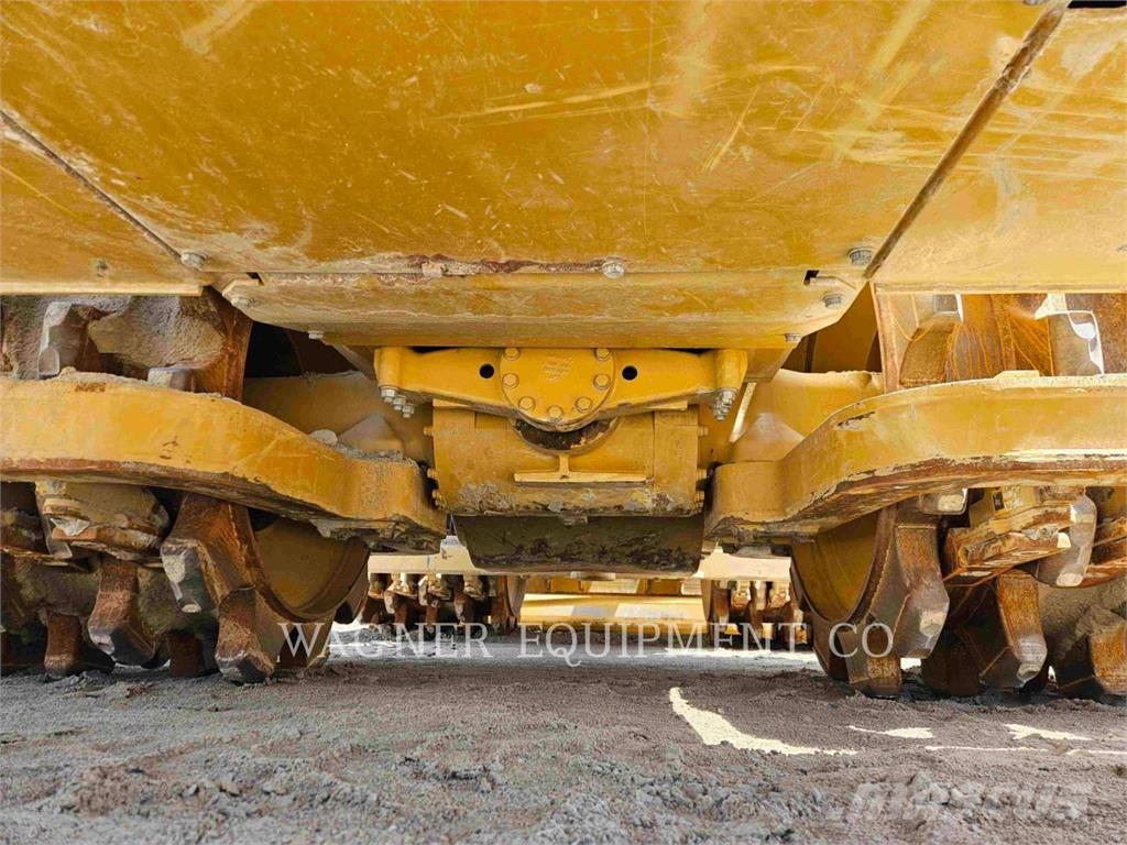 CAT 815 휠로우더