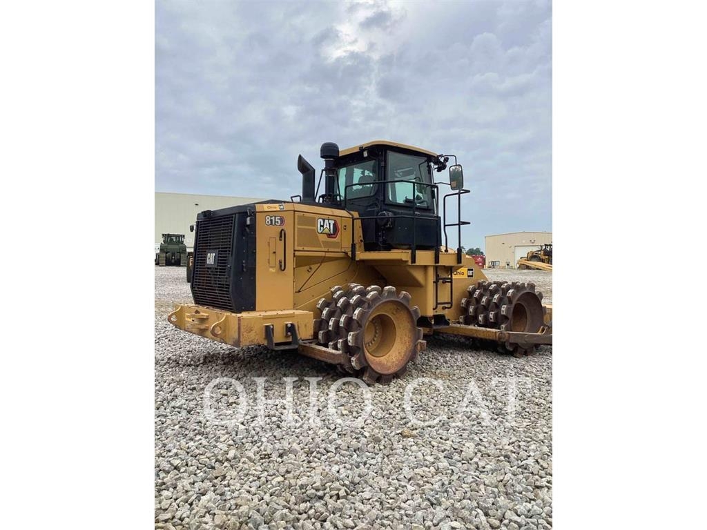 CAT 815 Zemin sıkıştırma makineleri