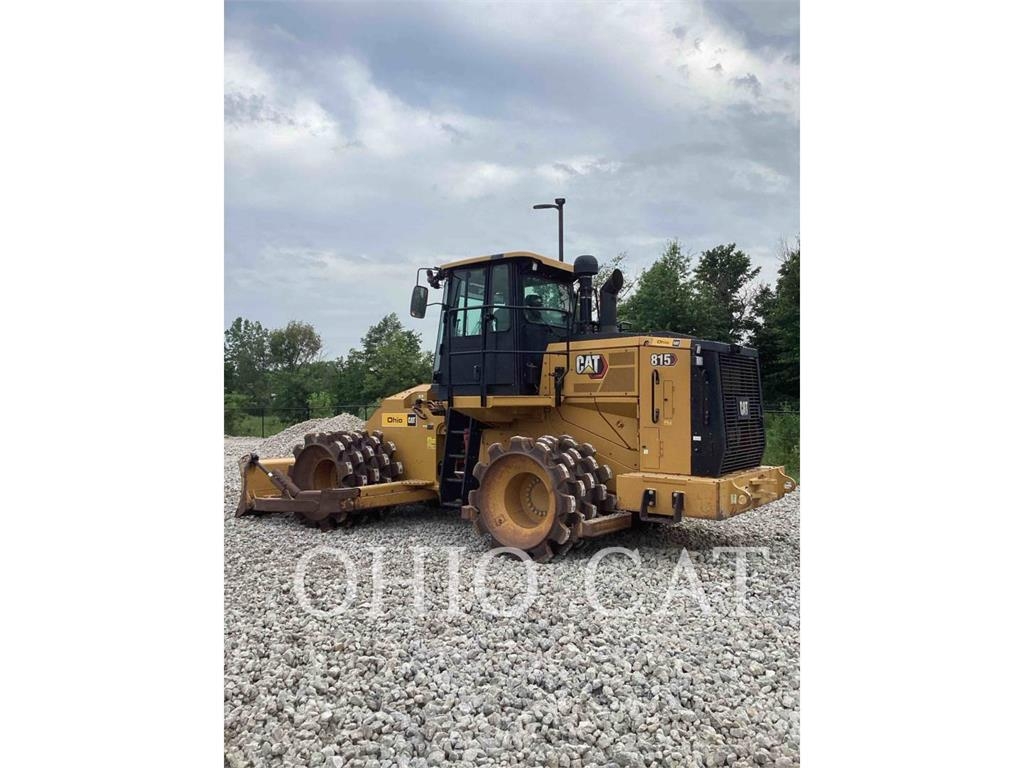CAT 815 Zemin sıkıştırma makineleri