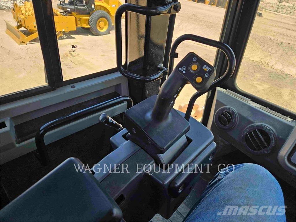 CAT 81511 Gumikerekes homlokrakodók