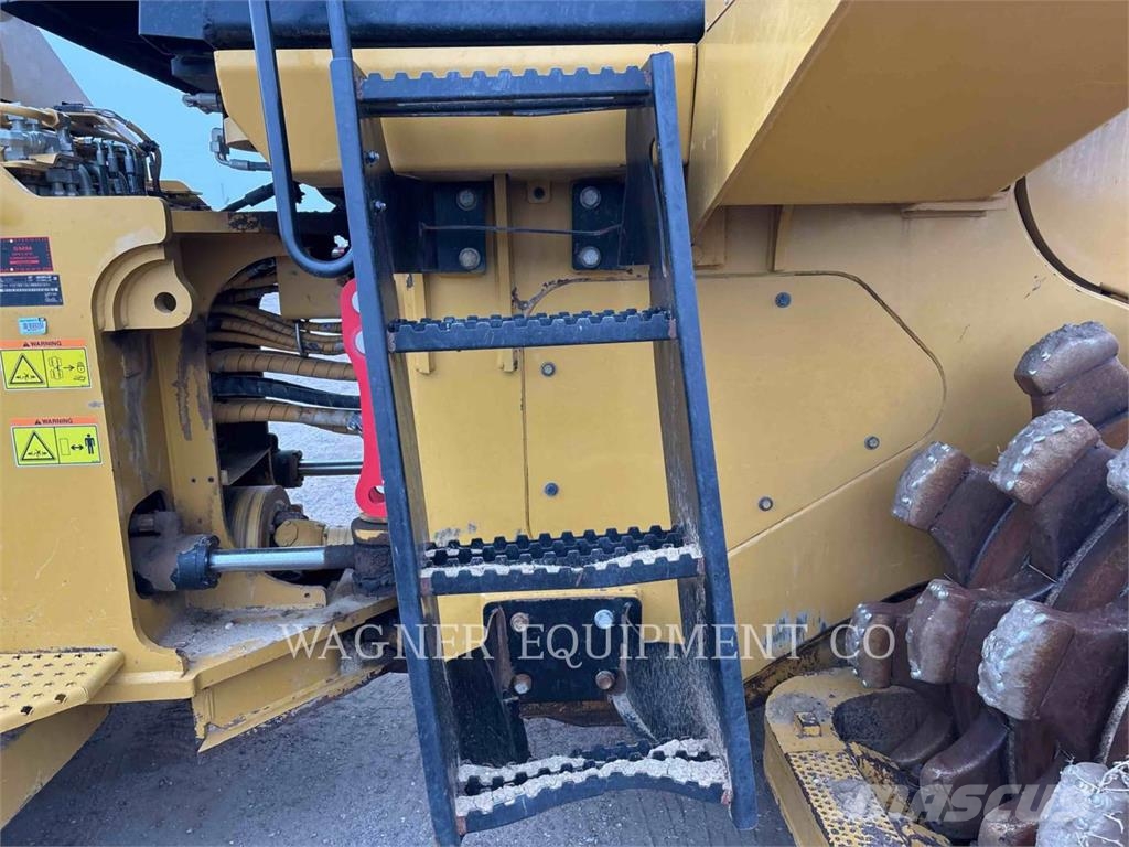 CAT 815K Soil compactors