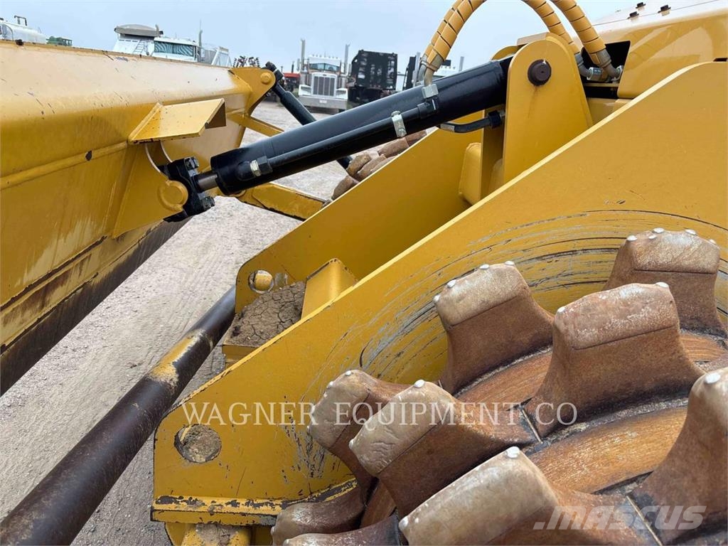 CAT 815K Soil compactors