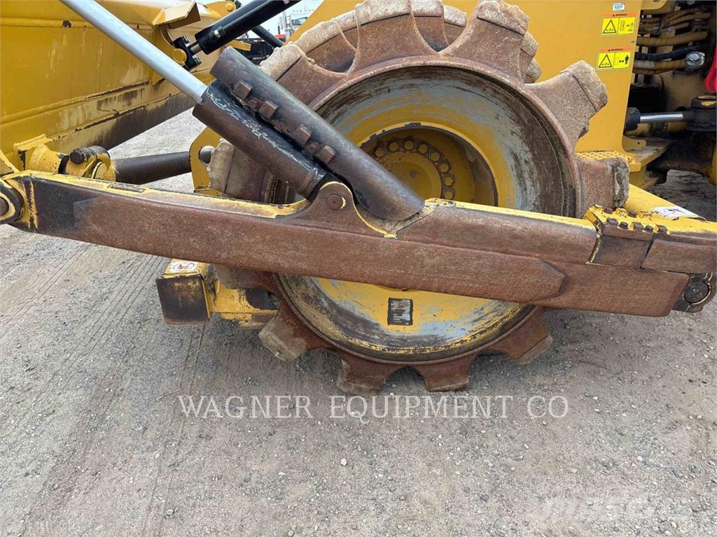 CAT 815K Soil compactors