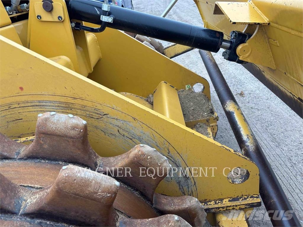 CAT 815K Soil compactors