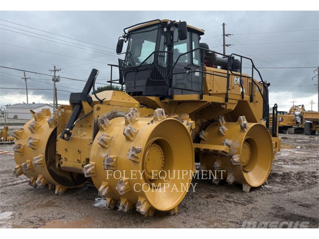 CAT 826-11 Augsnes blīvētāji