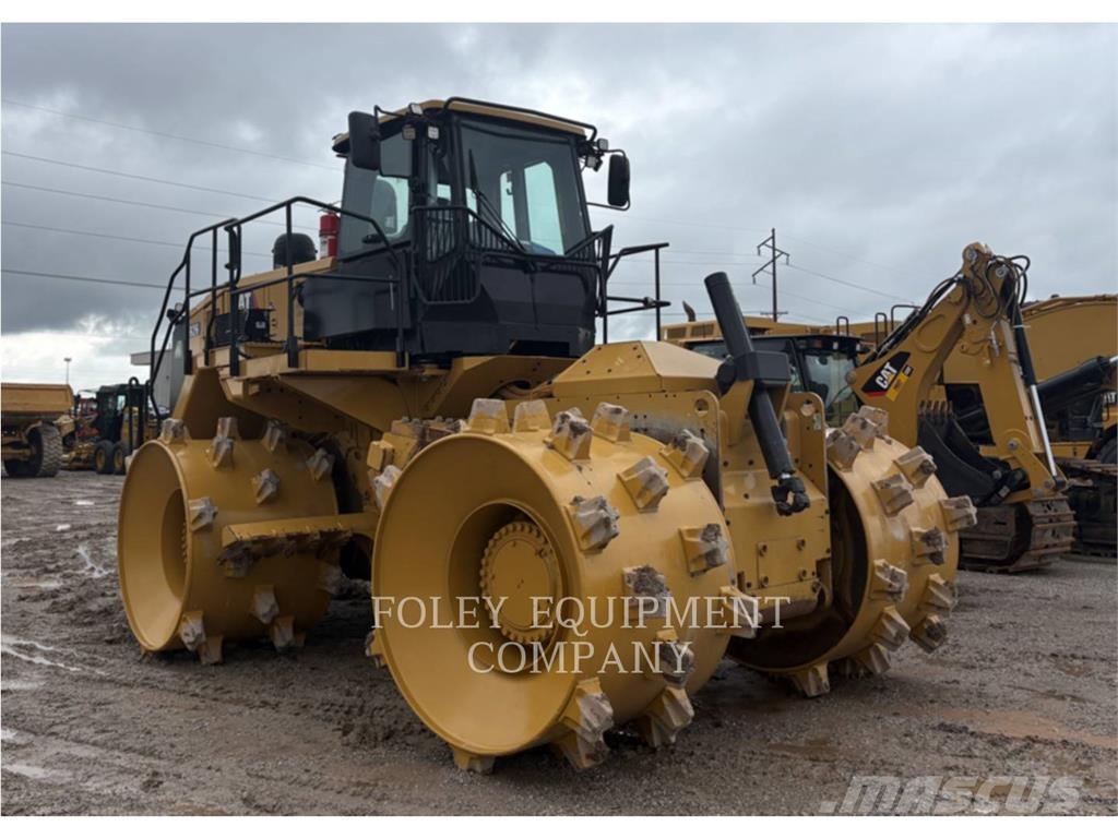 CAT 826-11 Augsnes blīvētāji