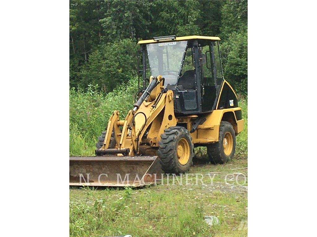 CAT 902 Naudoti ratiniai krautuvai