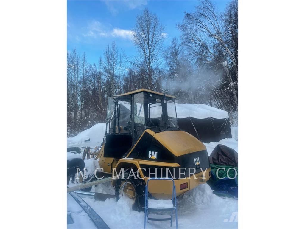 CAT 902 Naudoti ratiniai krautuvai