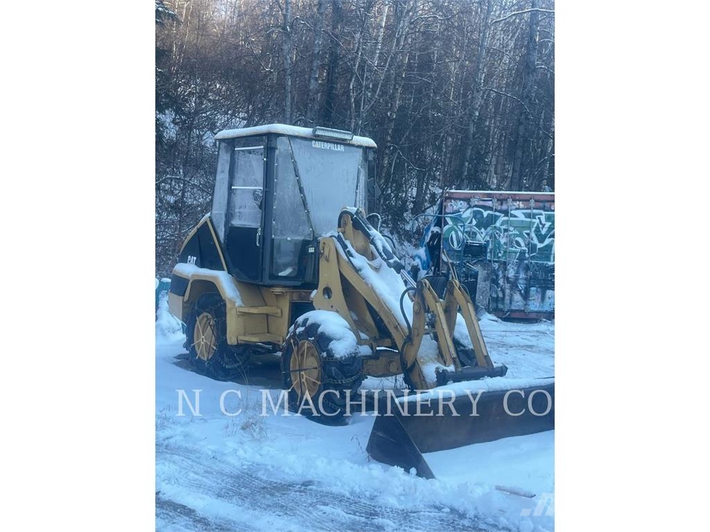 CAT 902 Naudoti ratiniai krautuvai