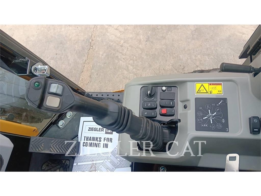 CAT 903 Radlader