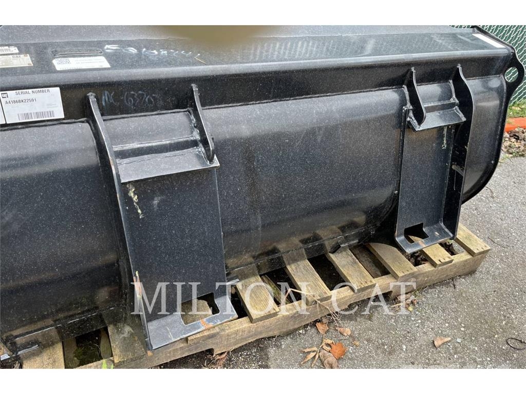CAT 903-904 .8 CUBIC YARD CAPACITY Buckets