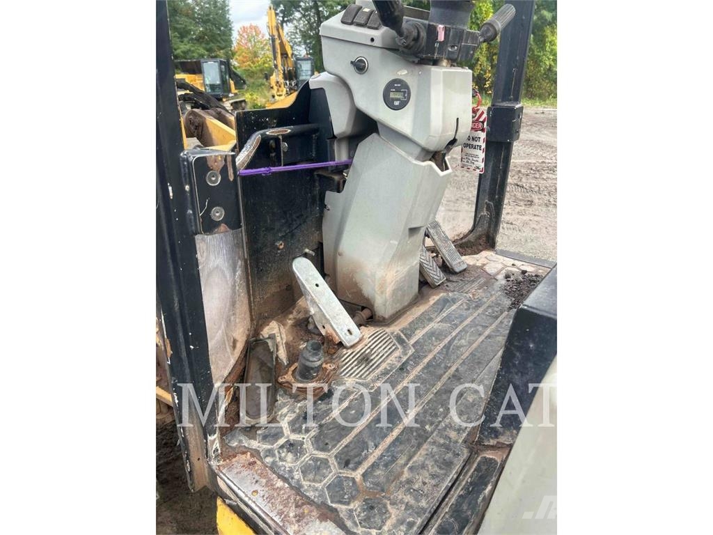 CAT 903C 휠로우더