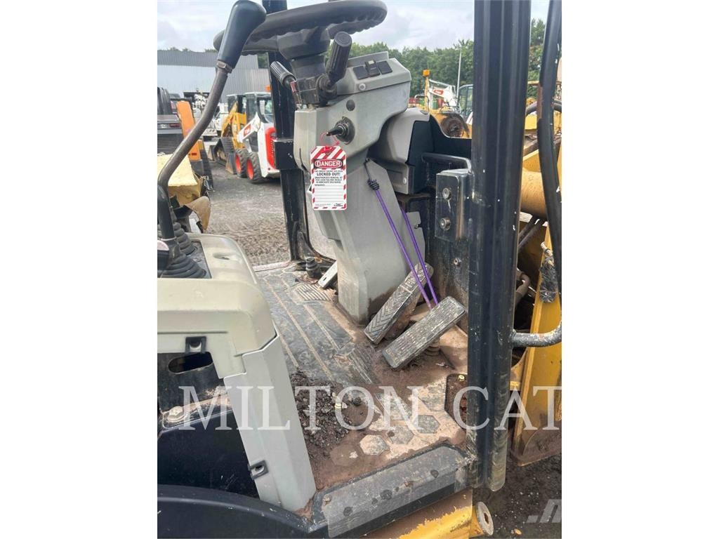 CAT 903C 휠로우더