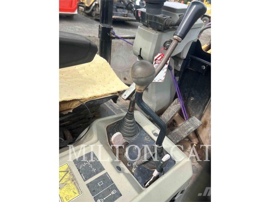 CAT 903C 휠로우더