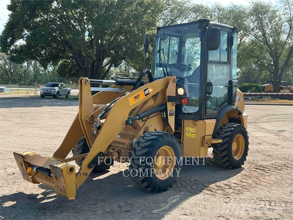 CAT 903D Kolové nakladače