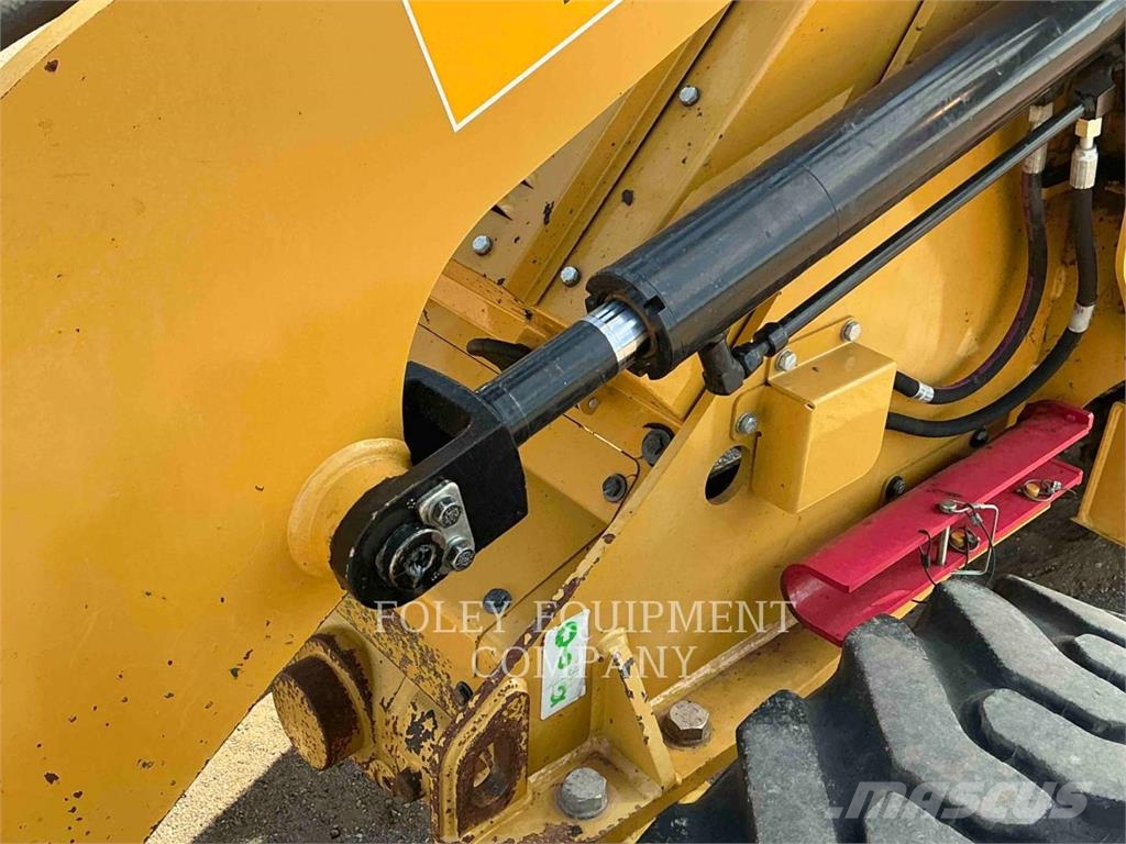 CAT 903D Kolové nakladače