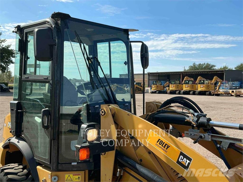 CAT 903D Kolové nakladače