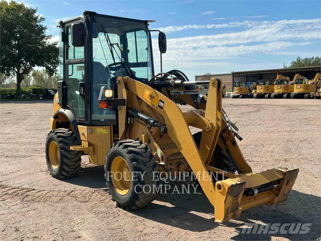 CAT 903D Kolové nakladače
