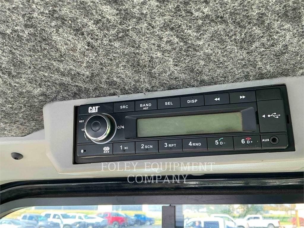 CAT 903D Kolové nakladače