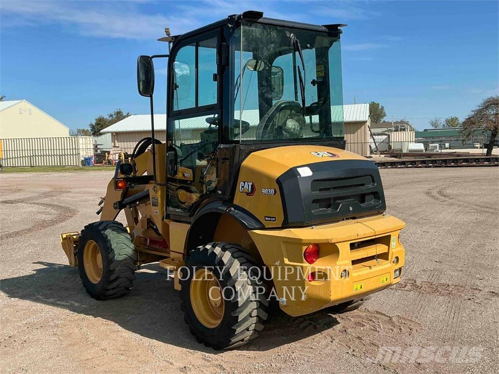 CAT 903D Kolové nakladače
