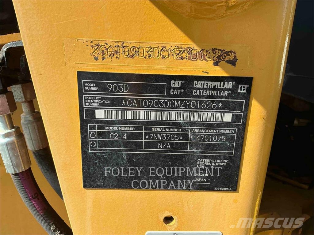 CAT 903D Kolové nakladače