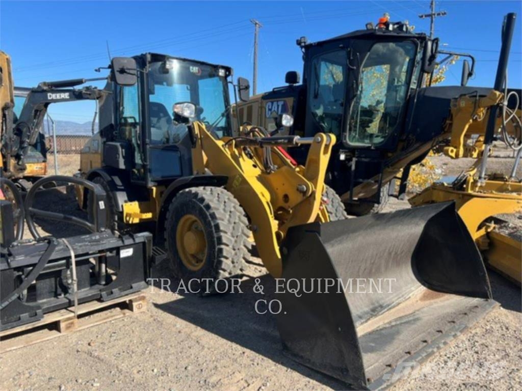 CAT 906 Chargeuse sur pneus