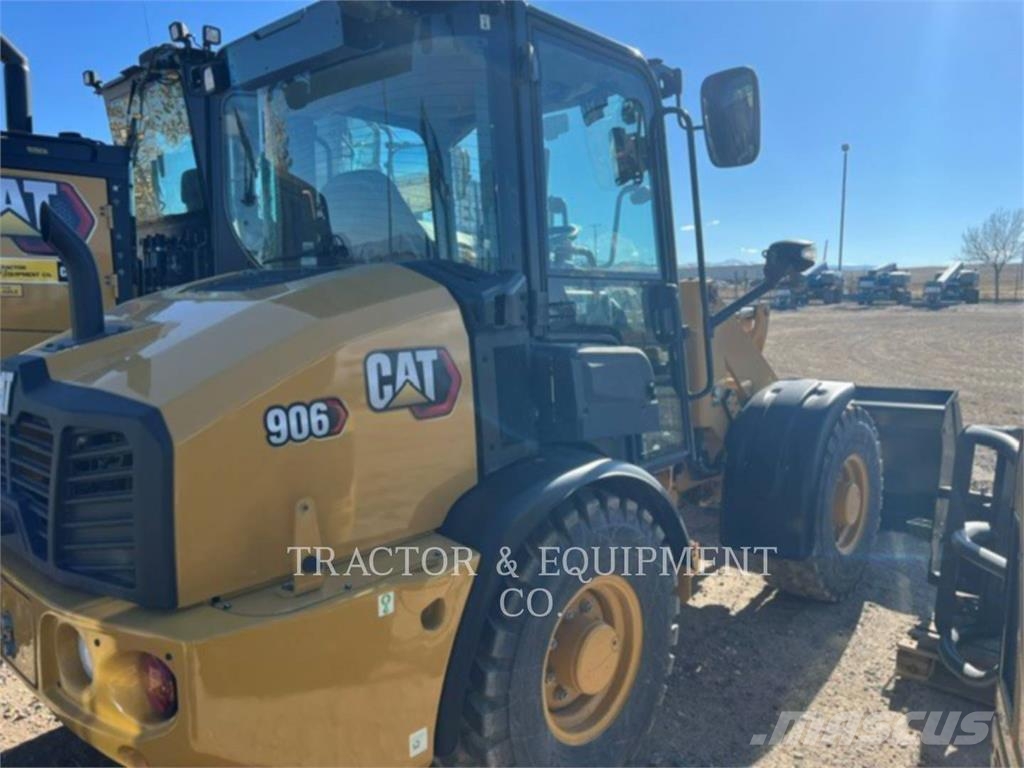 CAT 906 Chargeuse sur pneus