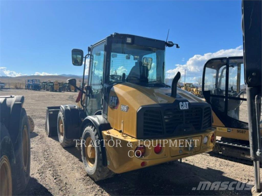 CAT 906 Chargeuse sur pneus