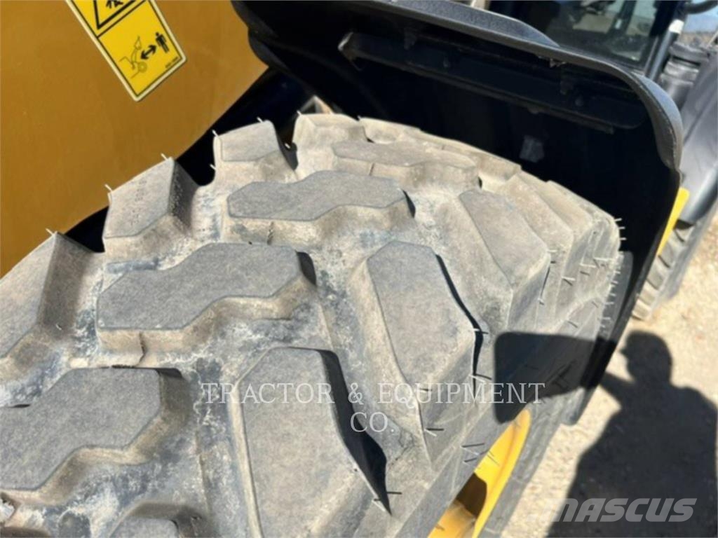 CAT 906 Chargeuse sur pneus