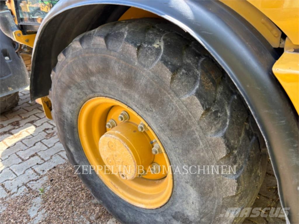 CAT 906H Kolesni nakladalci