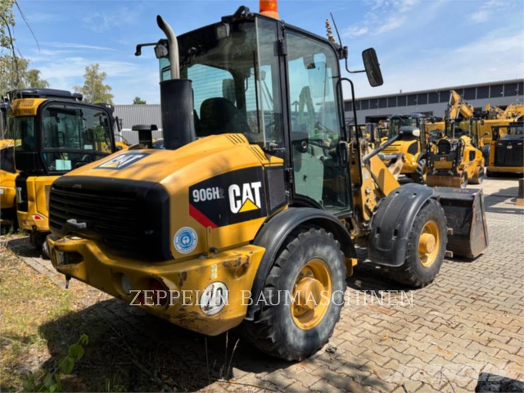 CAT 906H Kolesni nakladalci