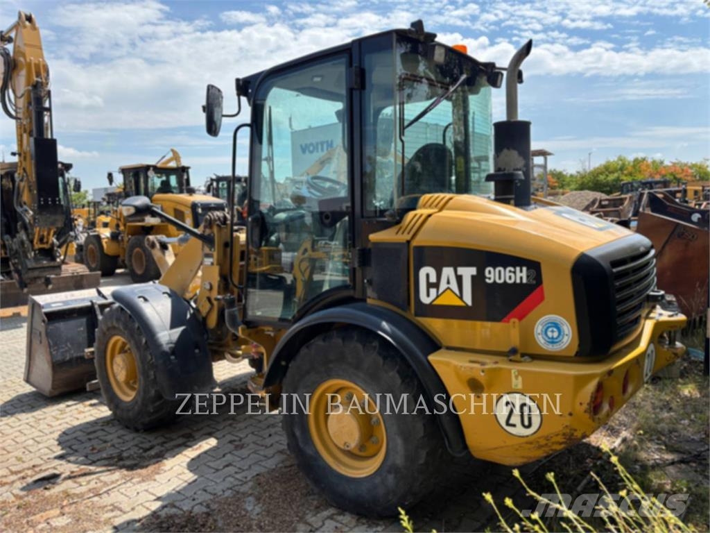 CAT 906H Kolesni nakladalci